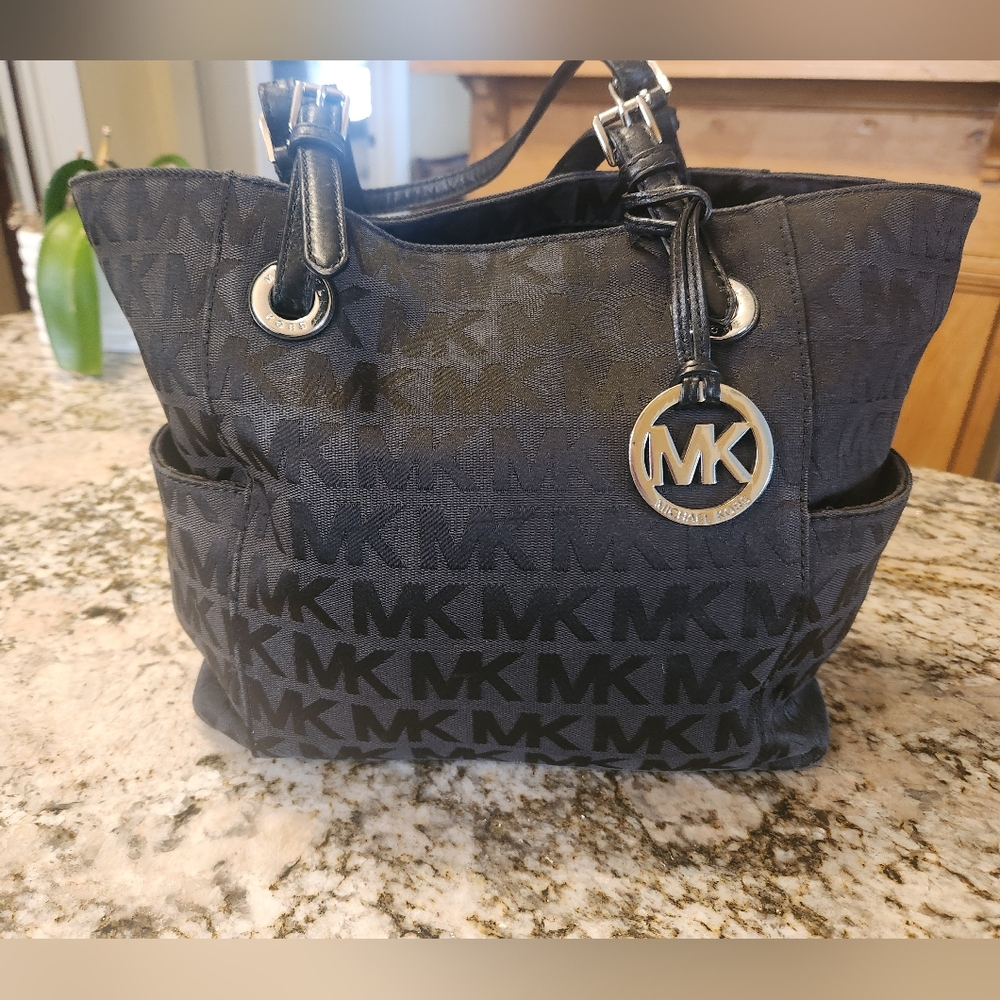 Michael Kors Handbag Jet Set Signature Canvas Tote Black Silver Hardware GUC